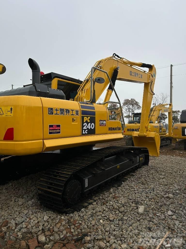 Komatsu 240-8 Crawler excavators