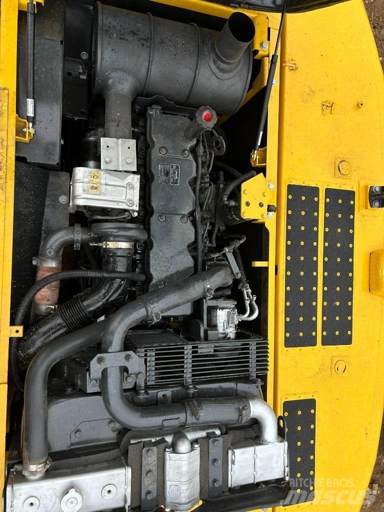 Komatsu 240-8 Crawler excavators