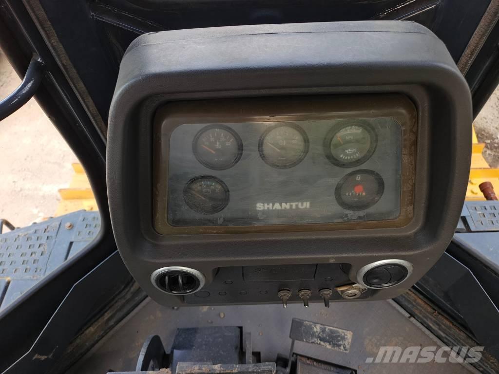 Shantui SD 32 Crawler dozers