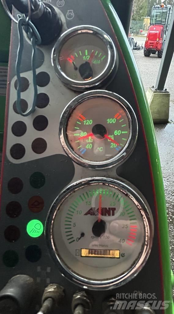 Avant 528 Multi purpose loaders
