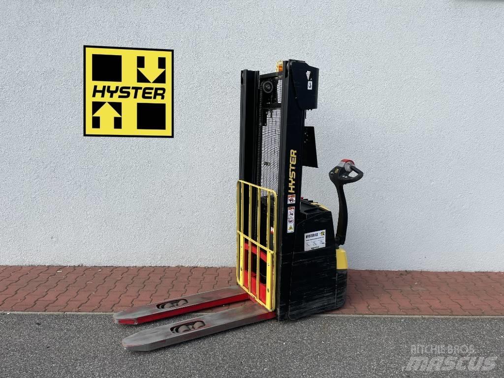 Hyster S1.2 Pedestrian stacker