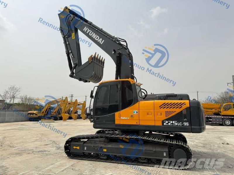 Hyundai 225 LC-9S Crawler excavators