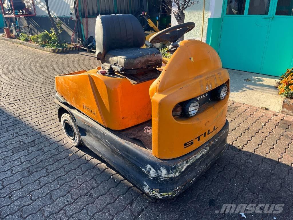 Still R06    V-4254 Towing trucks