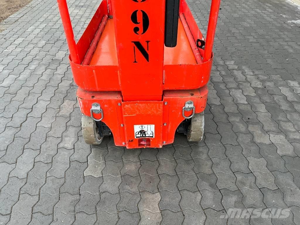 Snorkel TM 12 Vertical mast lifts