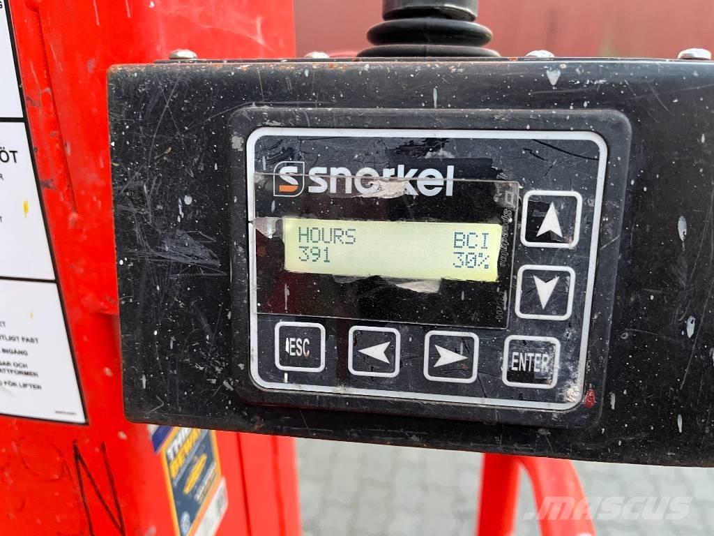 Snorkel TM 12 Vertical mast lifts