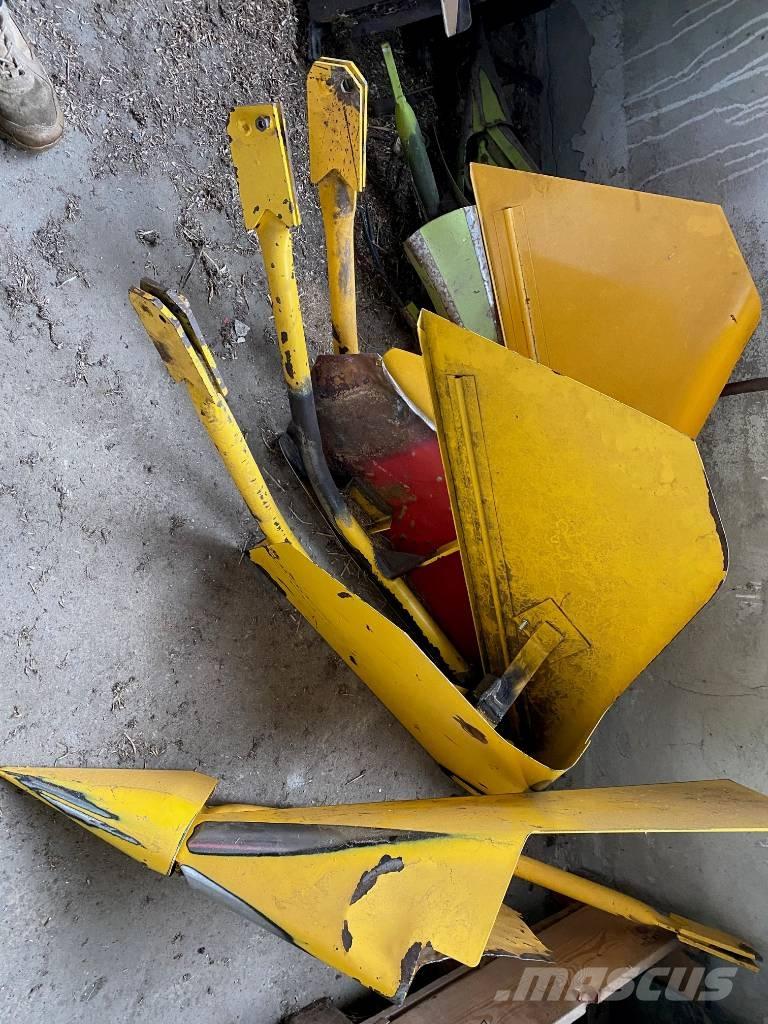 New Holland CX 8070 Combine harvesters