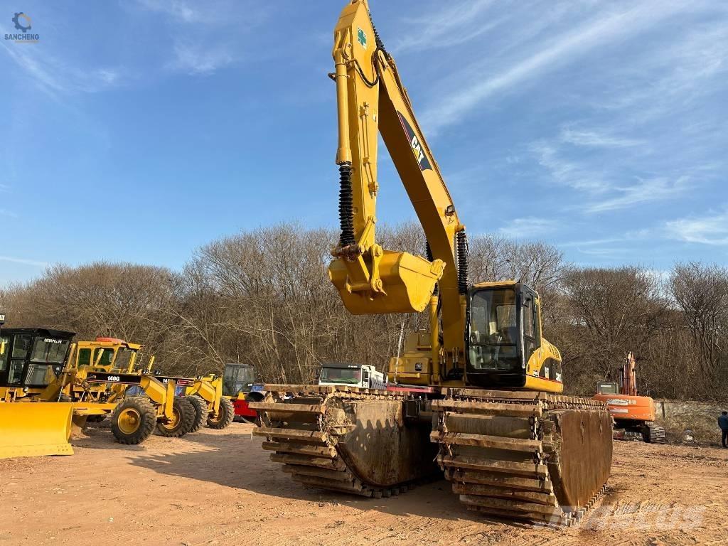 CAT 320 C L Amphibious Excavators