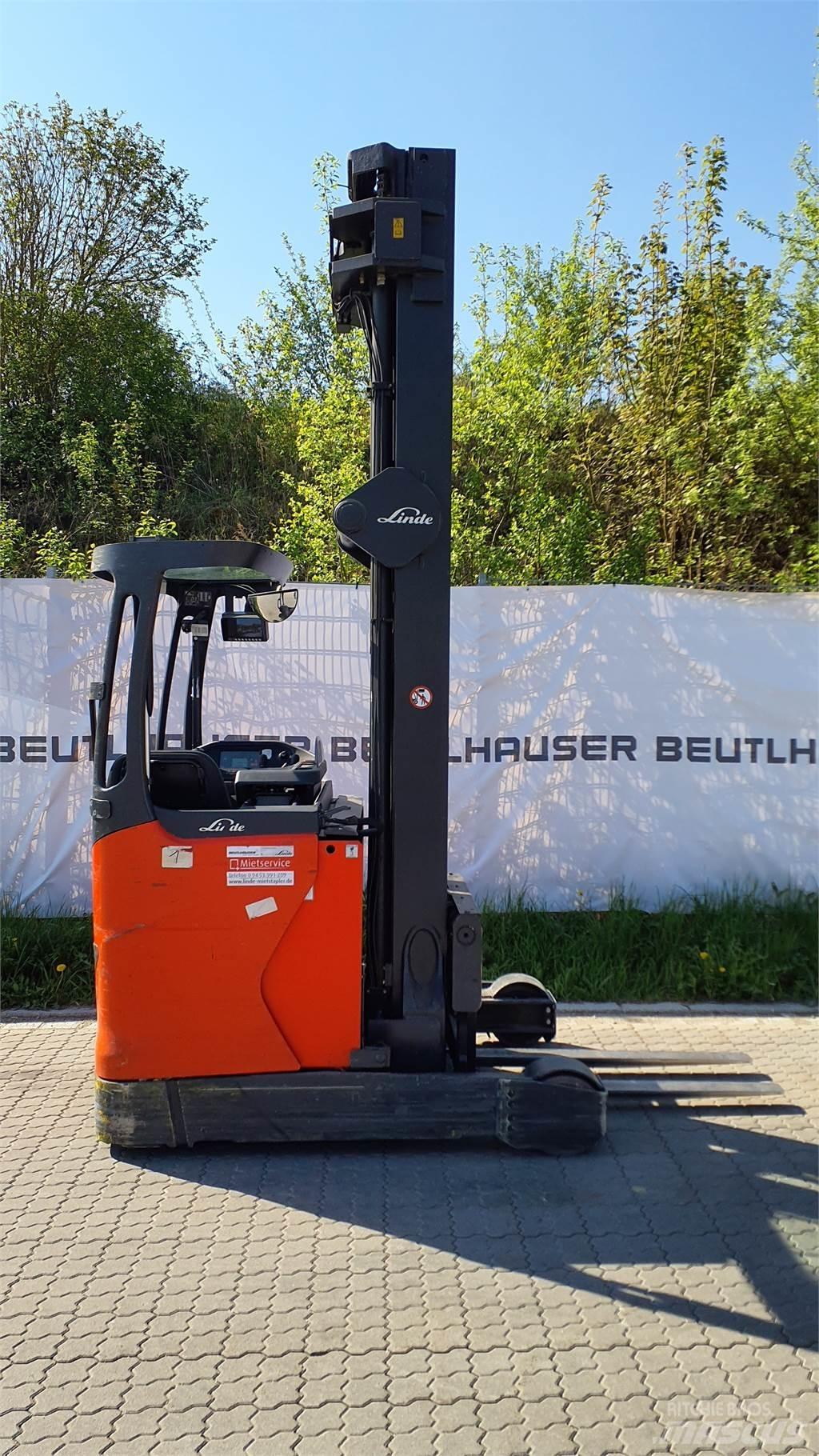 Linde R16HD Reach trucks
