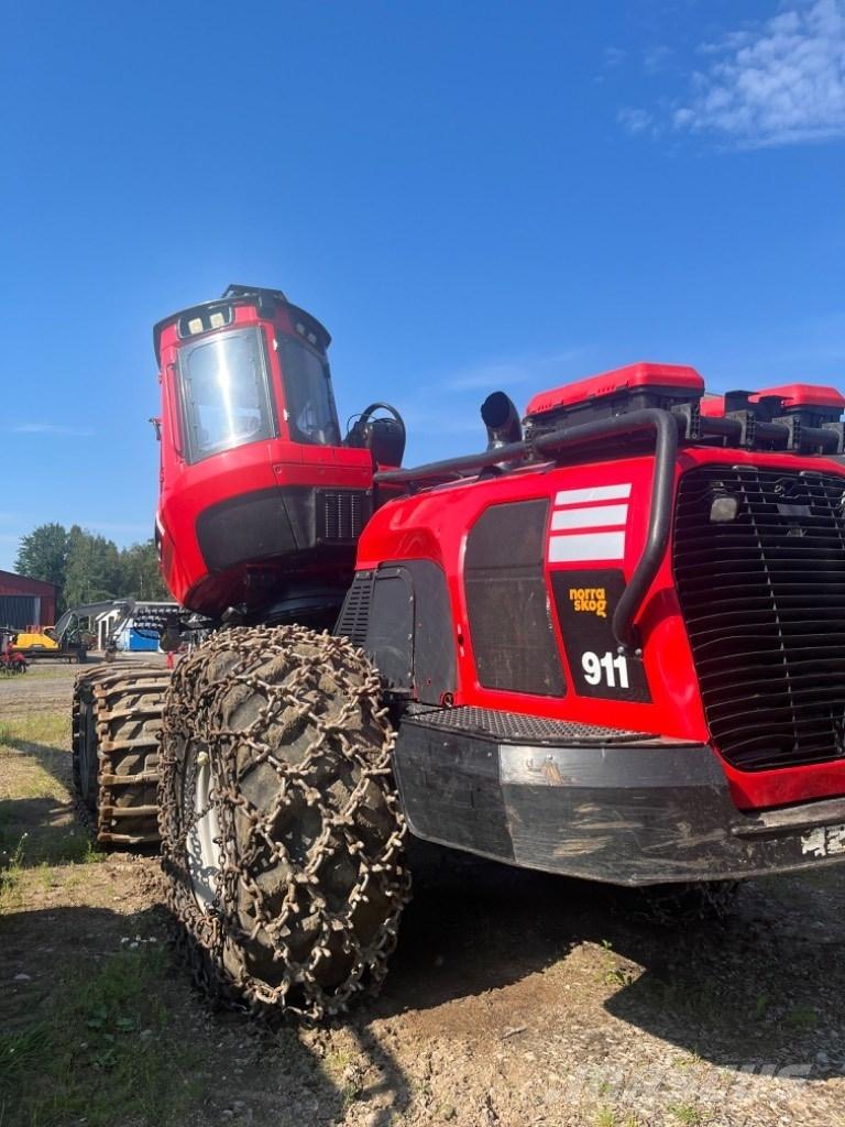 Komatsu 911CX-6 Harvesters