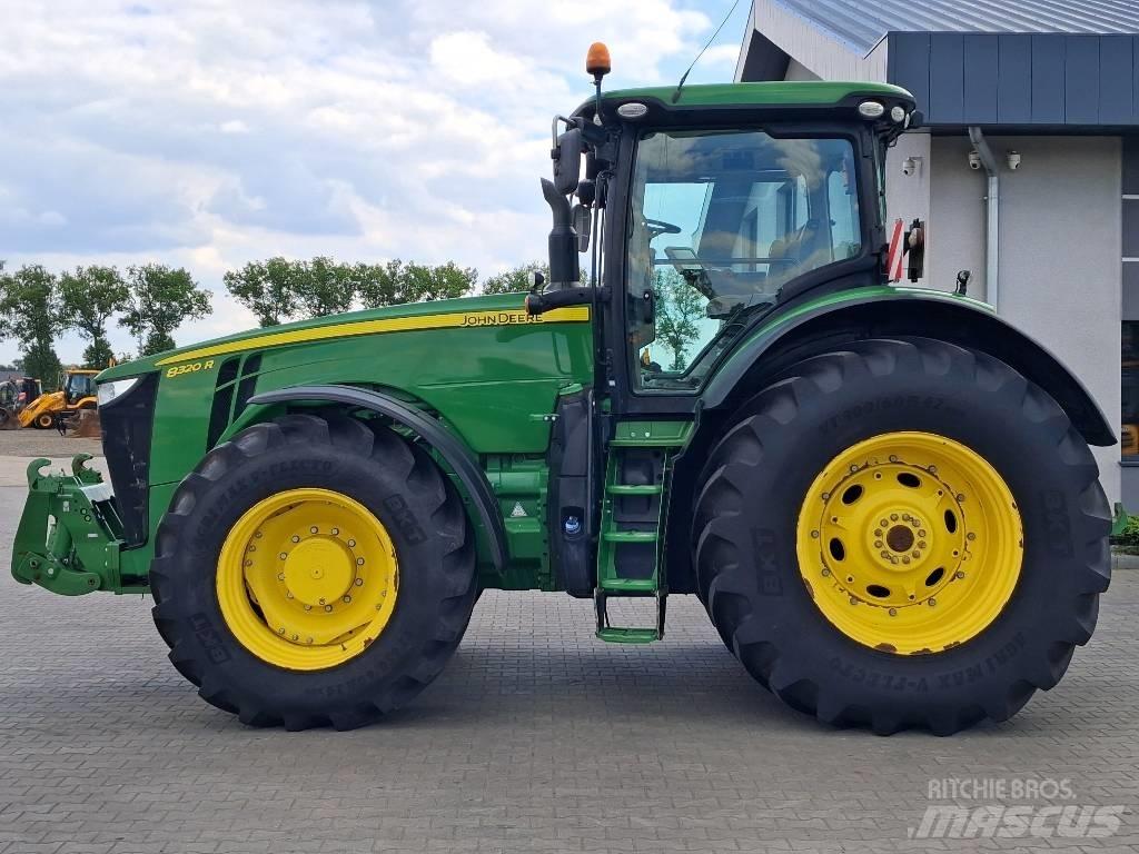 John Deere 8320 R Tractors