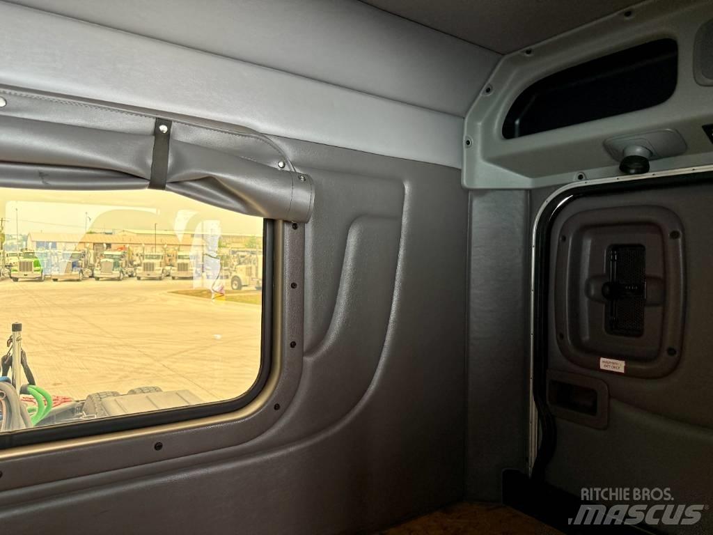 Peterbilt 389 Tractor Units
