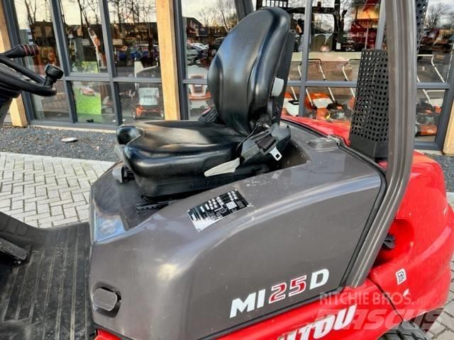 Manitou MI25D Diesel trucks