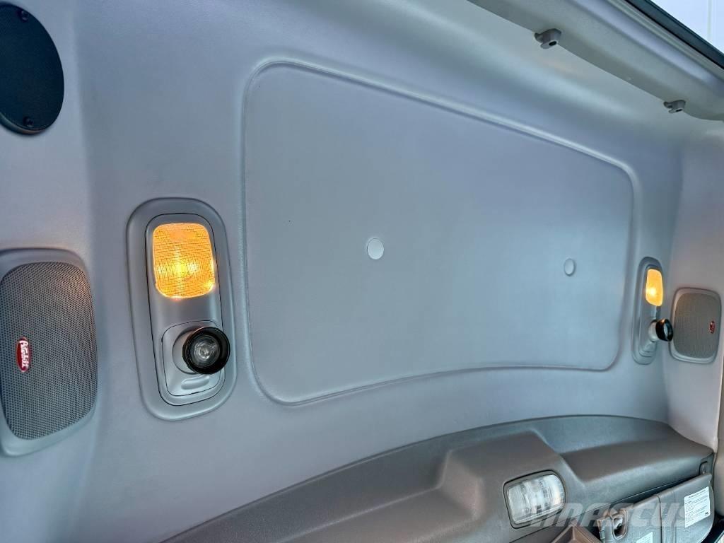 Peterbilt 389 Tractor Units