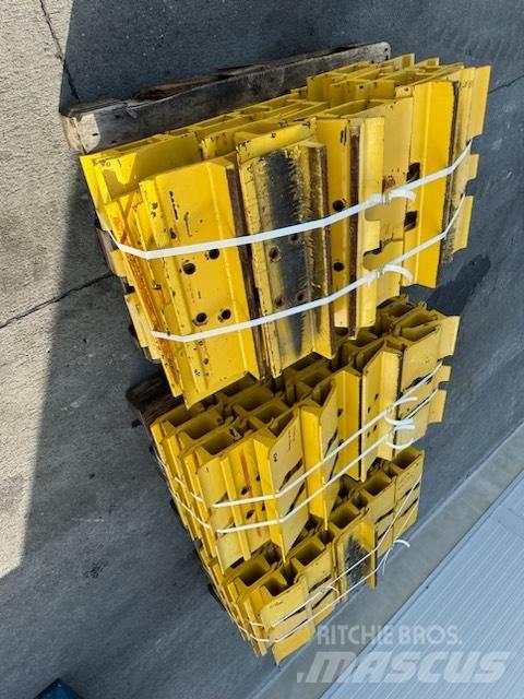Komatsu d 85 plate Tracks, chains and undercarriage