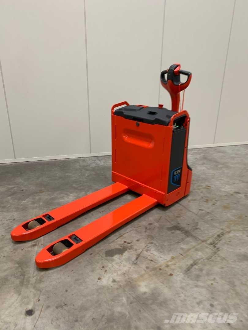 Linde T16 ION Pedestrian stacker