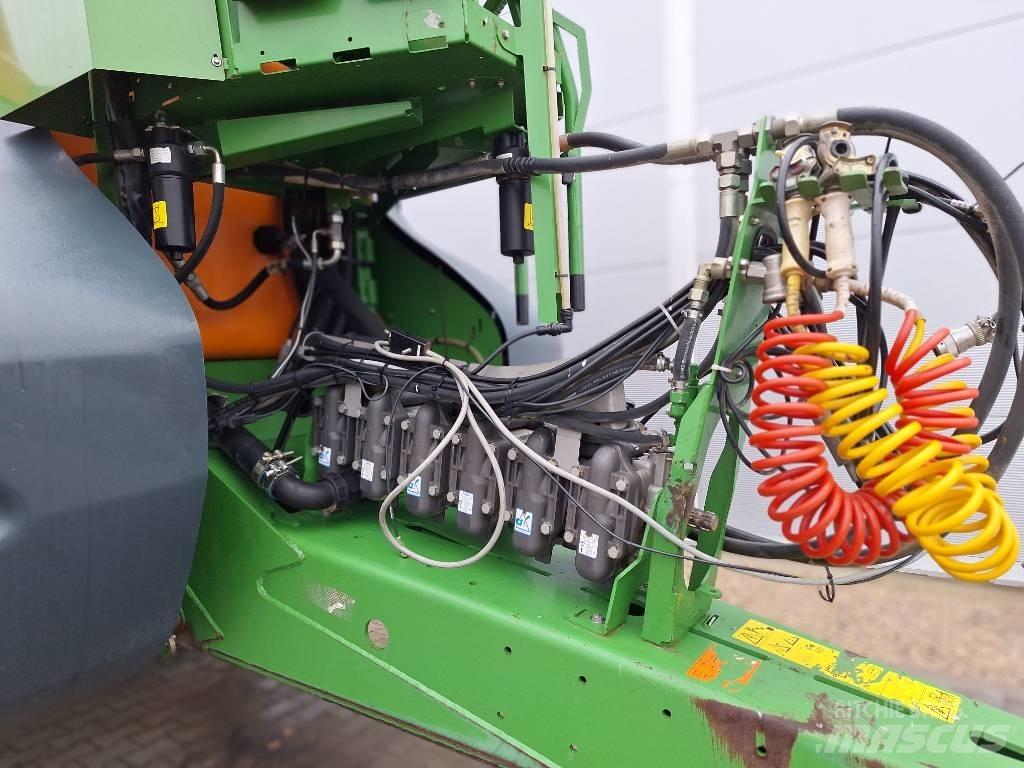Amazone UX 11200 Trailed sprayers