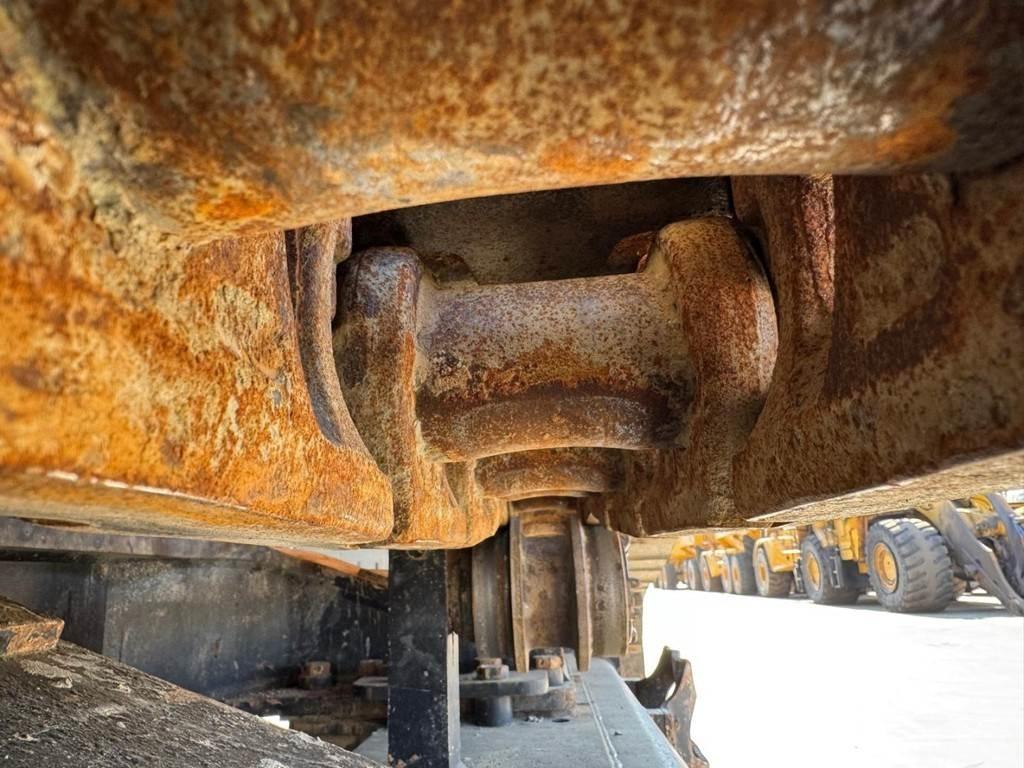 CAT 352F Crawler excavators