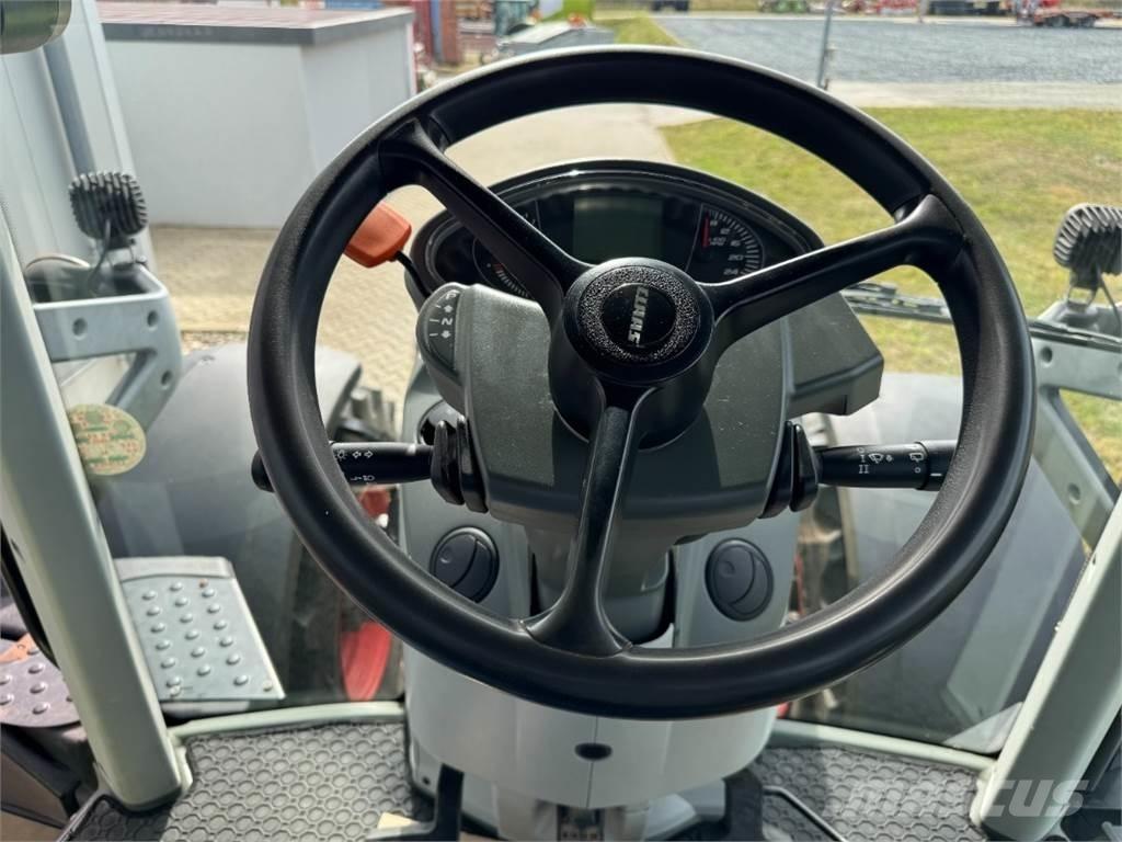 CLAAS Axion 850 Tractors