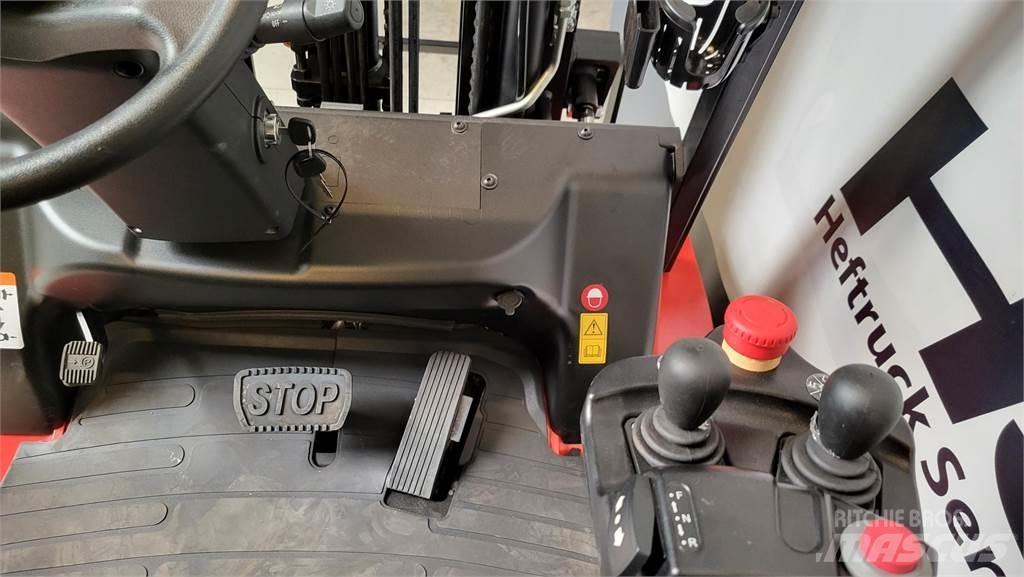  EFL303-S joystick Electric forklift trucks