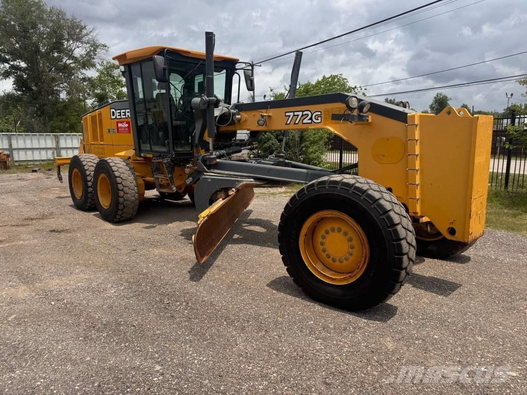 DEERE 772G Graders