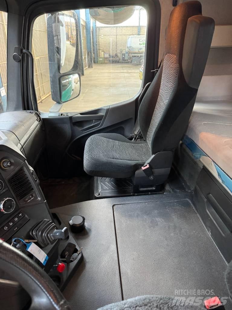 Mercedes-Benz 1845 Tractor Units