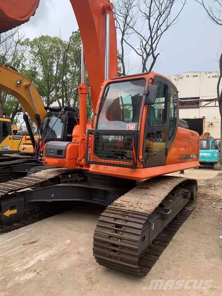 Doosan DX 225 Crawler excavators