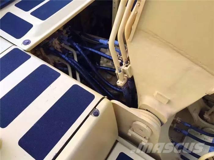 Komatsu PC 200-7 Crawler excavators