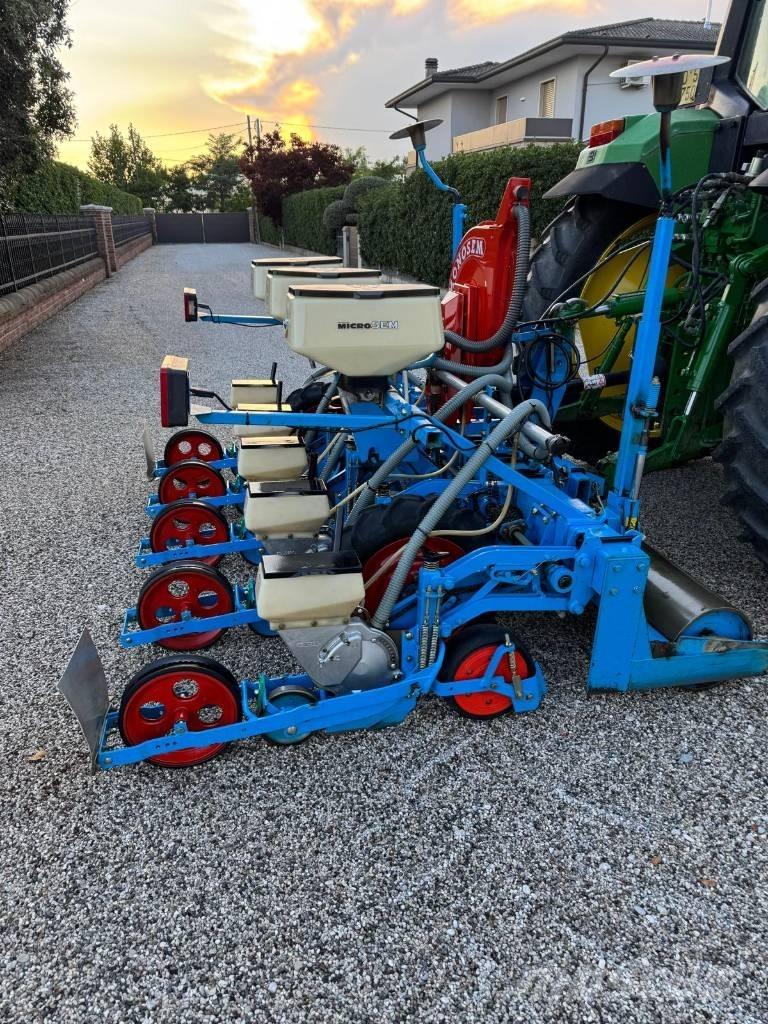 Monosem 5 file Precision sowing machines