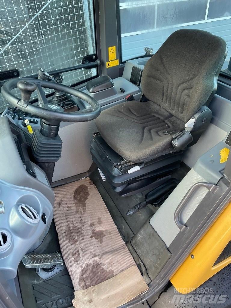 Volvo L28F Mini loaders