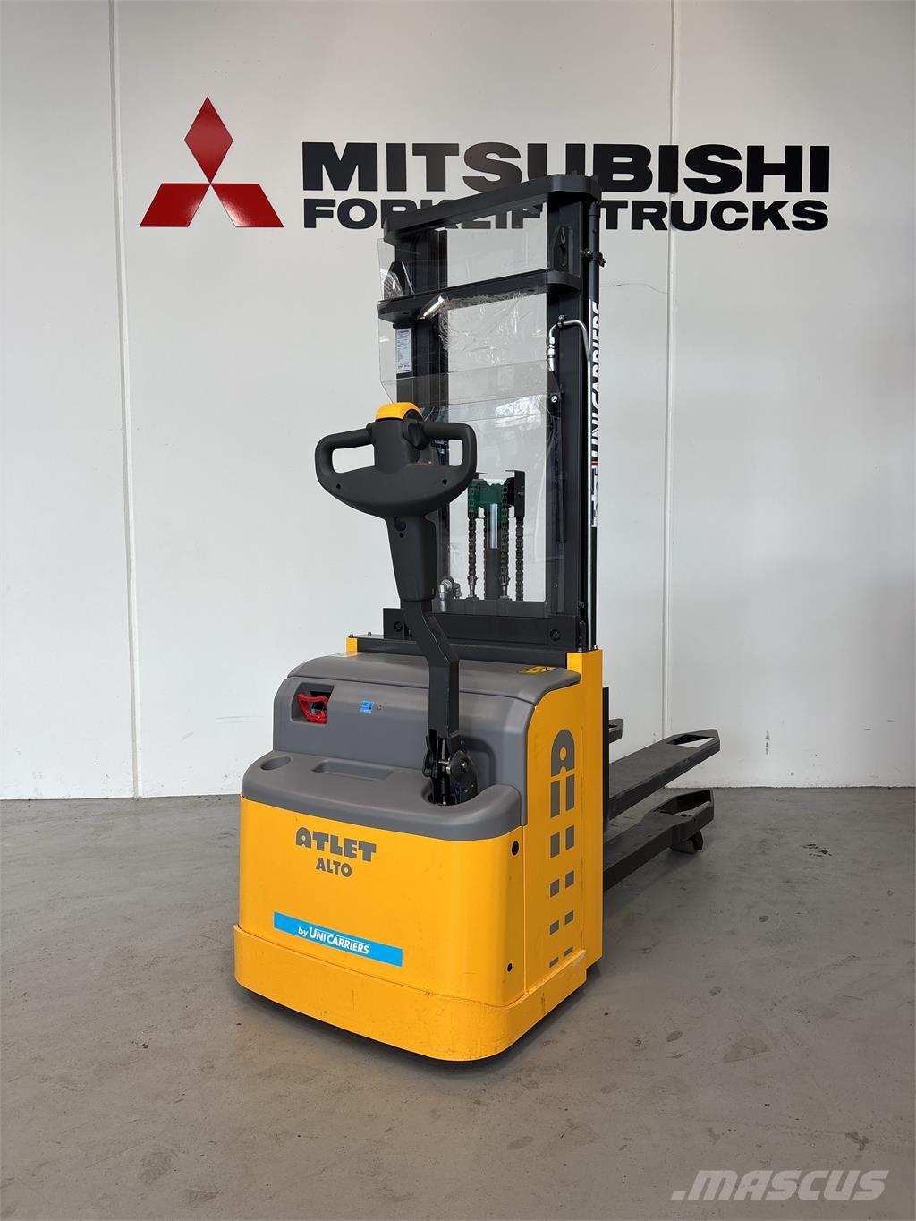 Atlet PS125 Pedestrian stacker