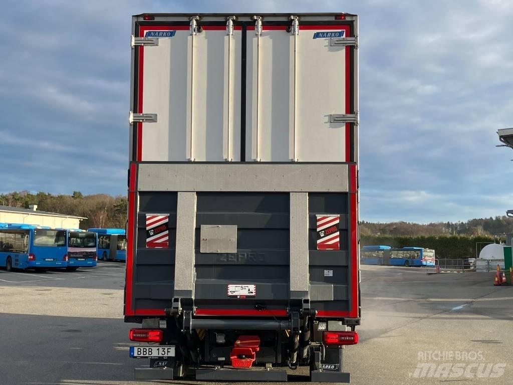 MAN TGX 26.520 Box body trucks