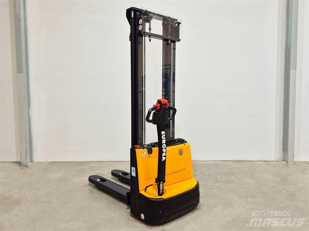  ESA121 2S360 Pedestrian stacker