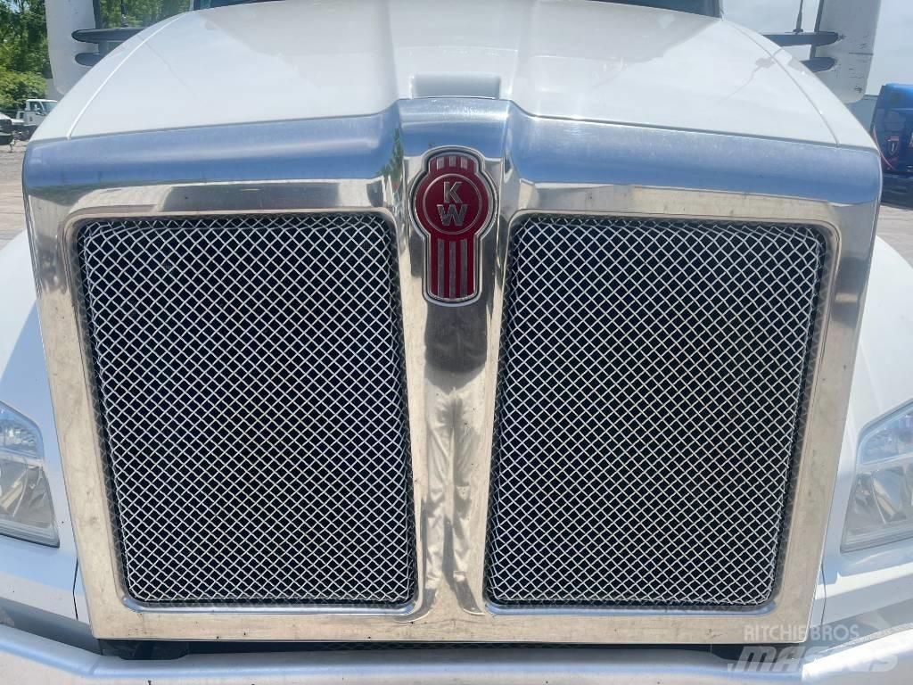 Kenworth T 880 Tractor Units