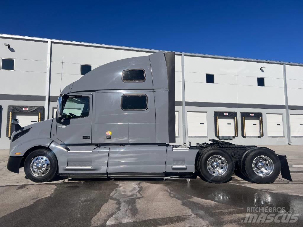 Volvo VNL860 Tractor Units