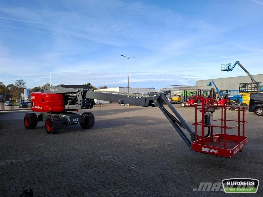 SkyJack SJ85 AJ Articulated boom lifts