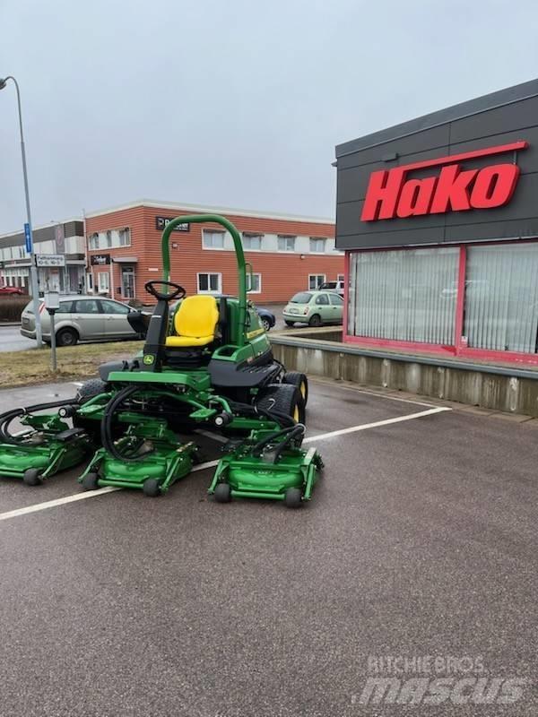 John Deere 9009 Rough, trim and surrounds mowers