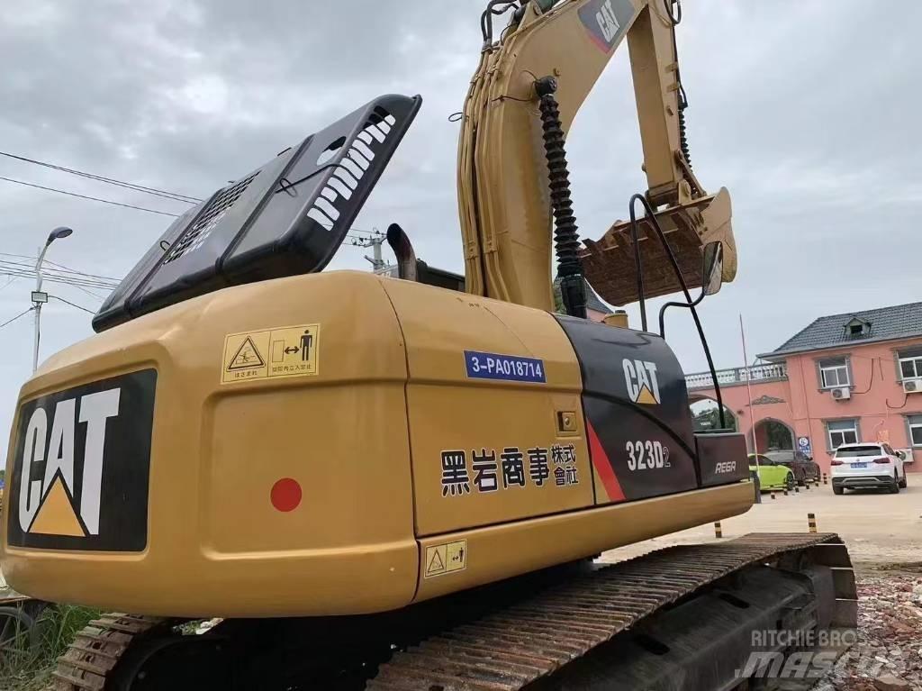 CAT 323 D L Crawler excavators