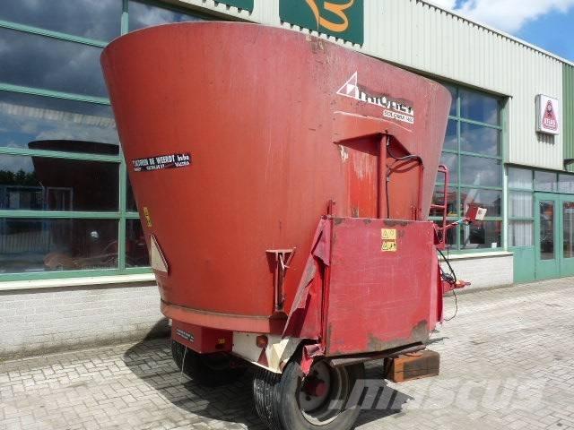 Trioliet SM-14 Animal feeders