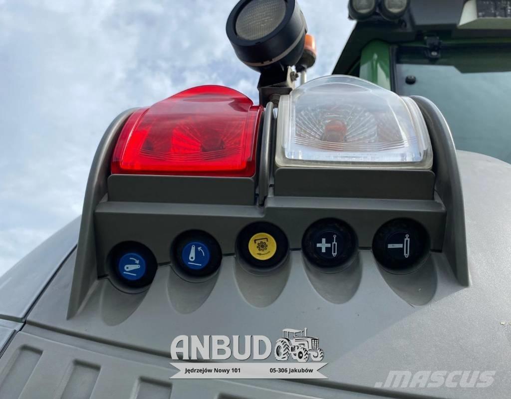 Fendt 826 Vario Tractors