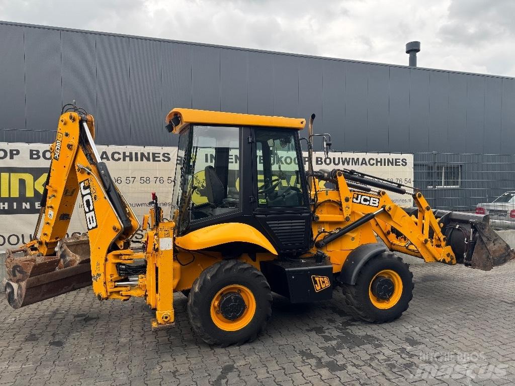 JCB 2 CX Backhoe loaders