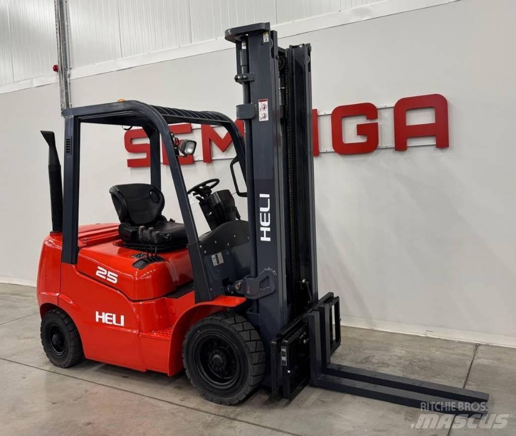 Heli 10052 - FD25G Diesel trucks