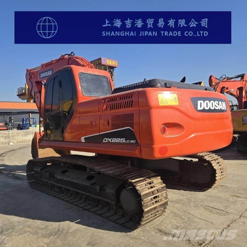 Doosan DX 225 Crawler excavators