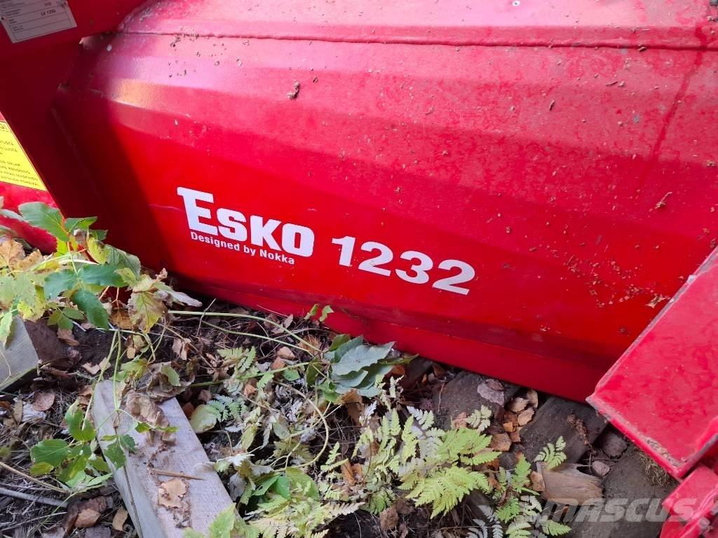 Esko 1232 Snow throwers