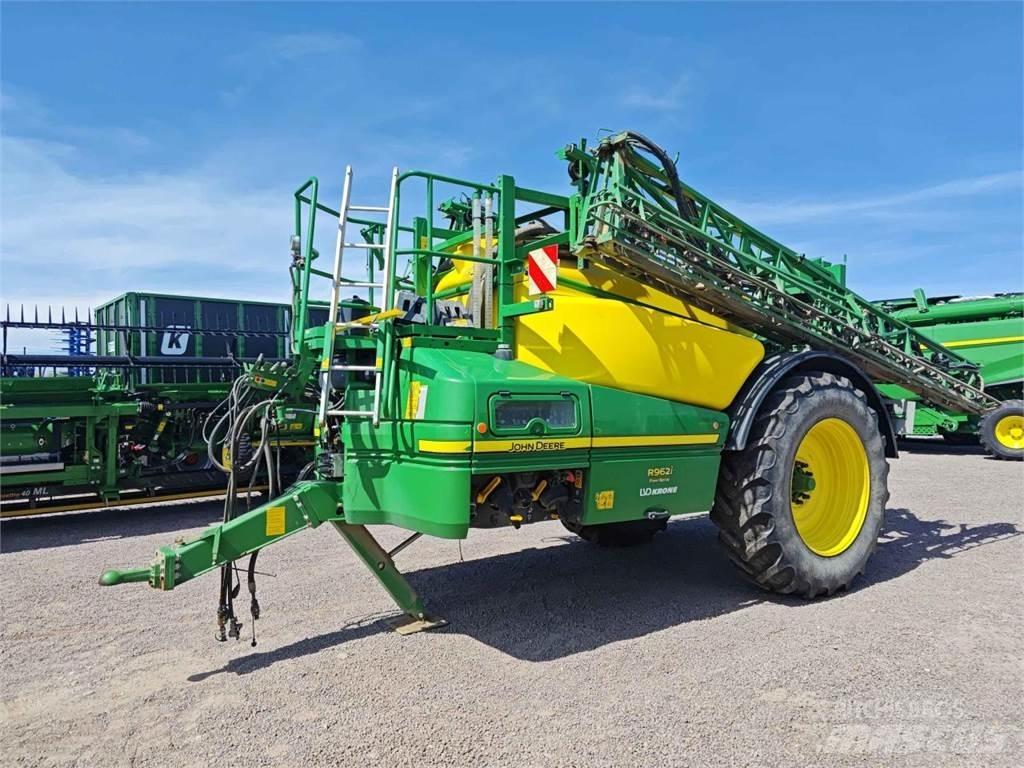 John Deere R962i Trailed sprayers