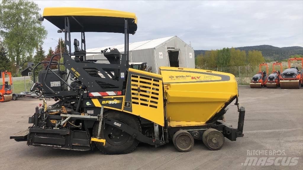 Bomag BF 300 P-2 Asphalt pavers