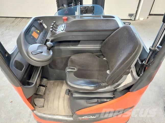 Linde R20-1120 Reach trucks