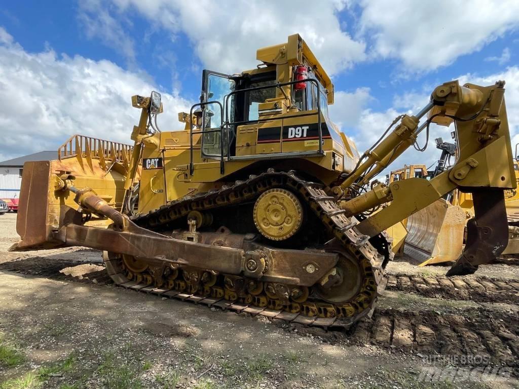 CAT D 9 T Crawler dozers