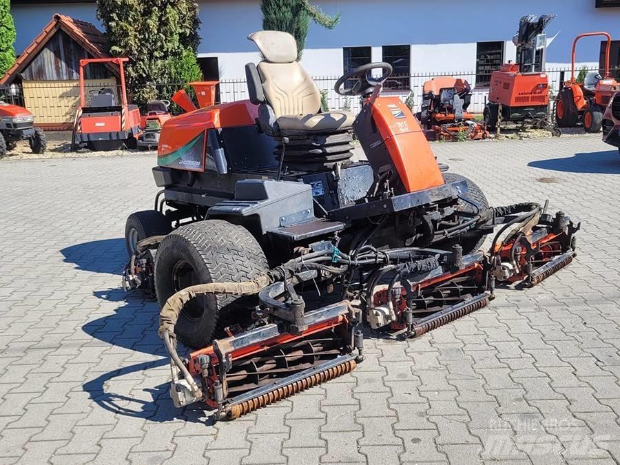Jacobsen 305 Mounted and trailed mowers