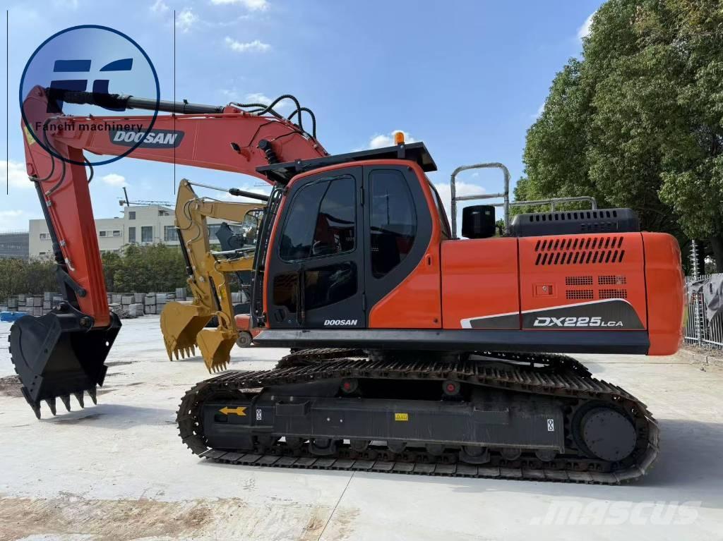 Doosan DX 225 LC Crawler excavators