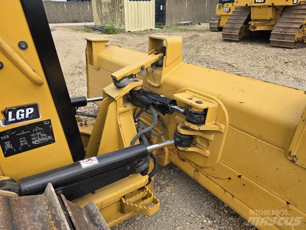 CAT D 3 LGP Crawler dozers